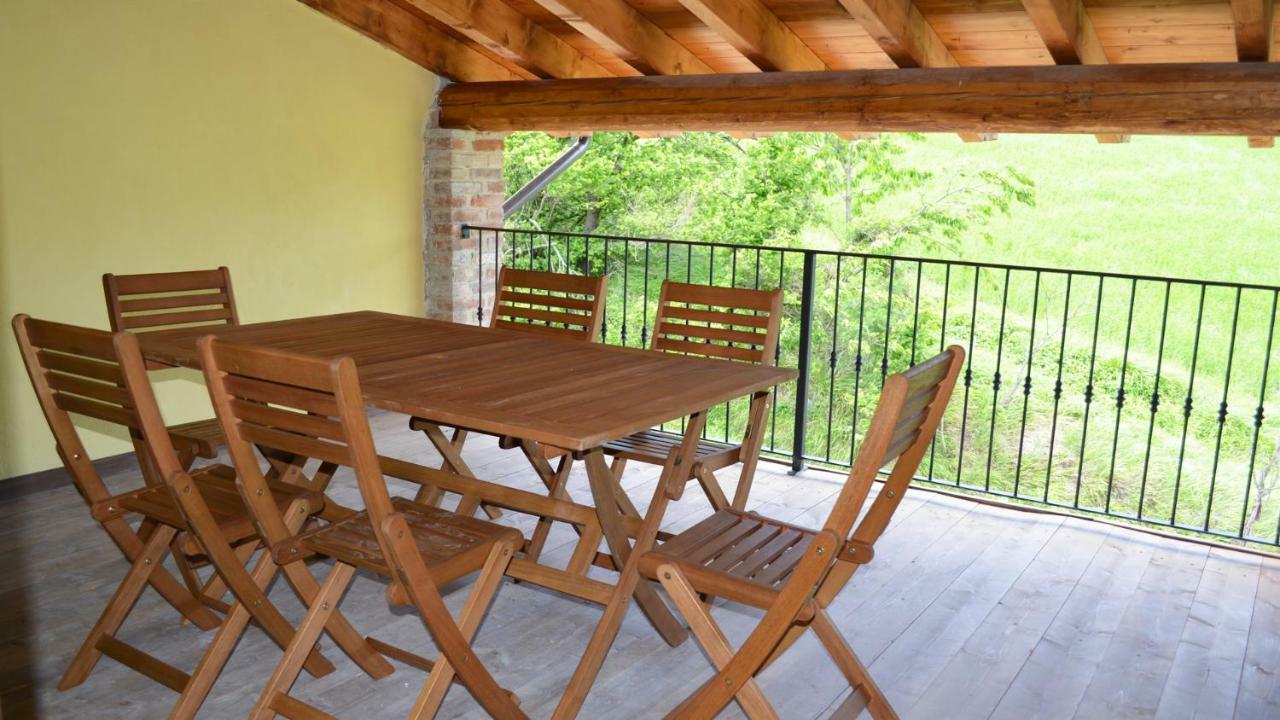 Agriturismo "Veritas" Bed & Wine Casaleggio Boiro Экстерьер фото