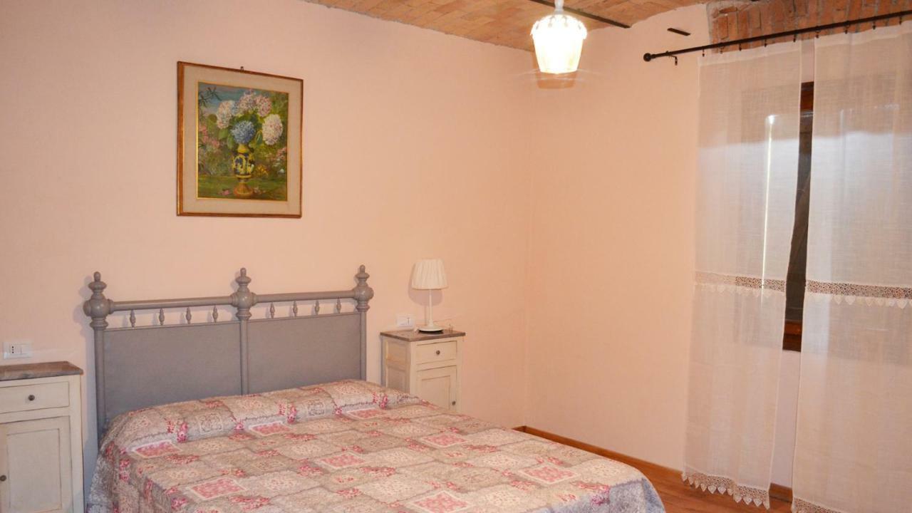 Agriturismo "Veritas" Bed & Wine Casaleggio Boiro Экстерьер фото