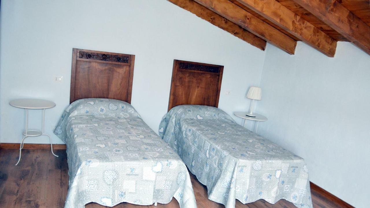 Agriturismo "Veritas" Bed & Wine Casaleggio Boiro Экстерьер фото