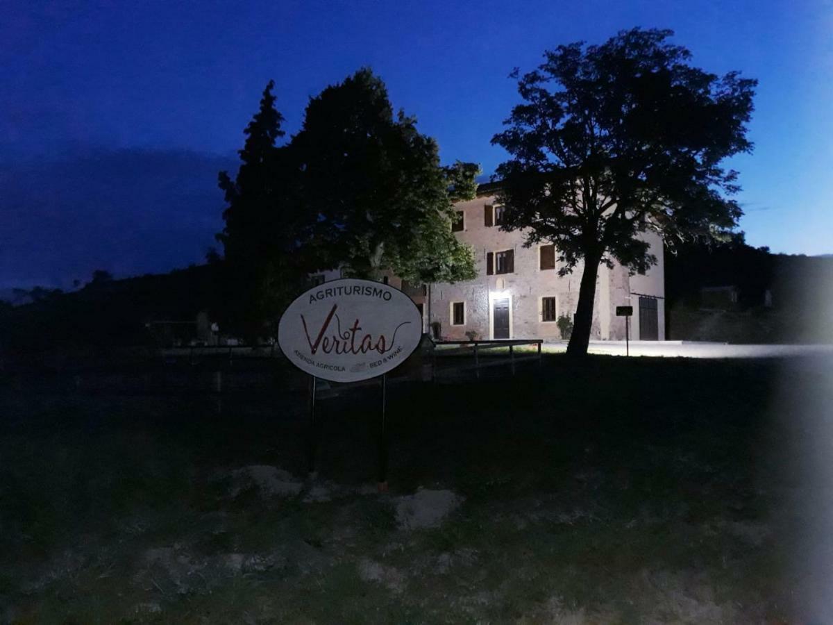 Agriturismo "Veritas" Bed & Wine Casaleggio Boiro Экстерьер фото