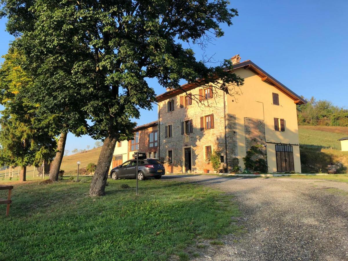 Agriturismo "Veritas" Bed & Wine Casaleggio Boiro Экстерьер фото